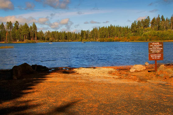 Manzanita-Lake-Boat-Ramp