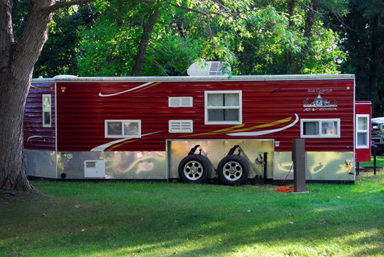 Ice-Fishing-RV