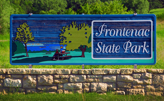 Frontenac-Sign