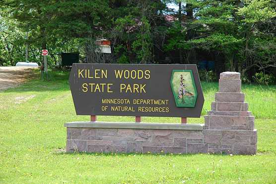 Kilen-Woods-Sign