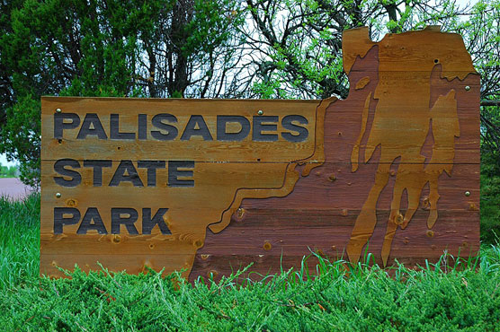 Palisades-Sign