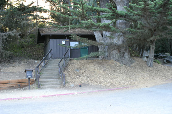 Julia_Pfeiffer_Burns_State_Park_Restrooms