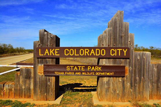 Lake-Colorado-City-Sign