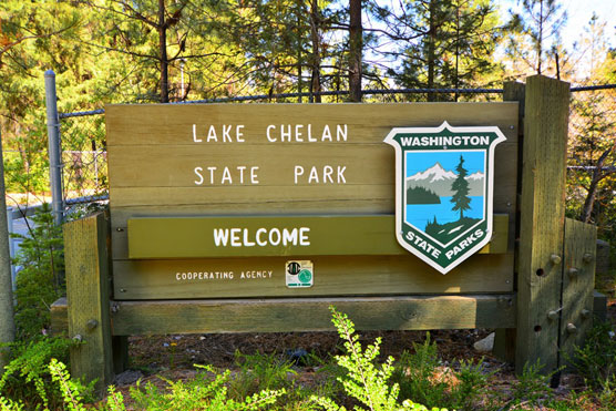 Lake-Chelan-Sign