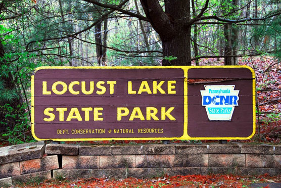 Locust-Lake-Sign