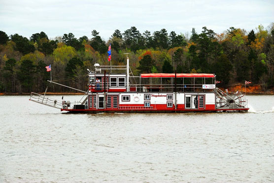 Lake-Wateree-Paddlewheeler