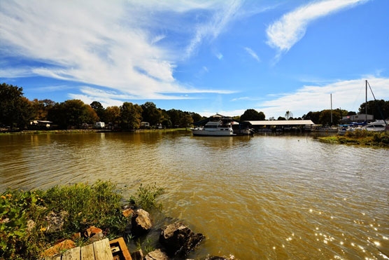 Lake-Dardanelle-Marina