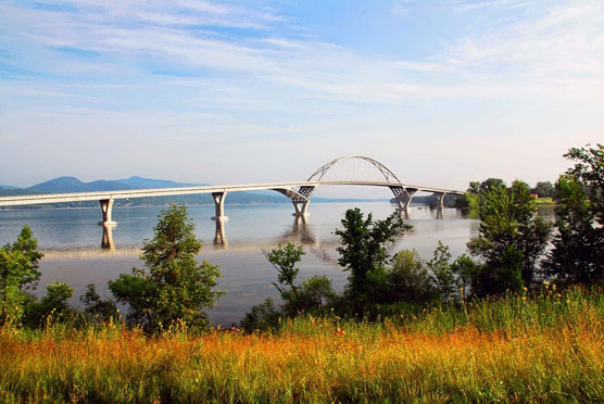 Champlain-Bridge-1