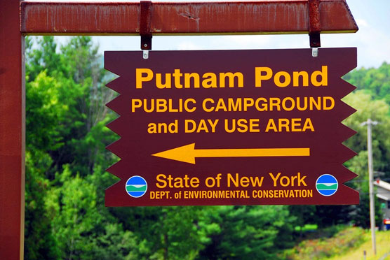 Putnam-Pond-Sign