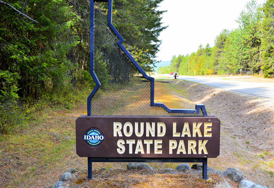 Round-Lake-Sign