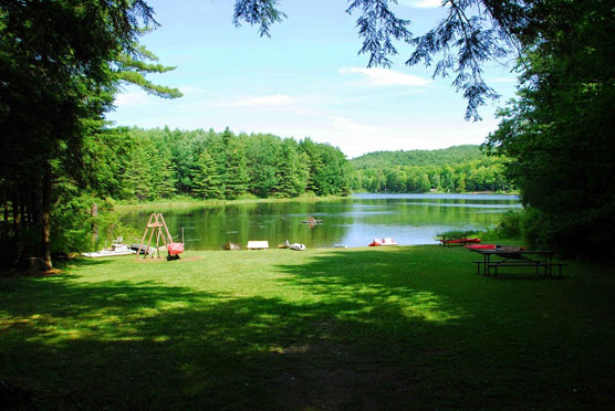 Half-Moon-Pond-Boat-Rental