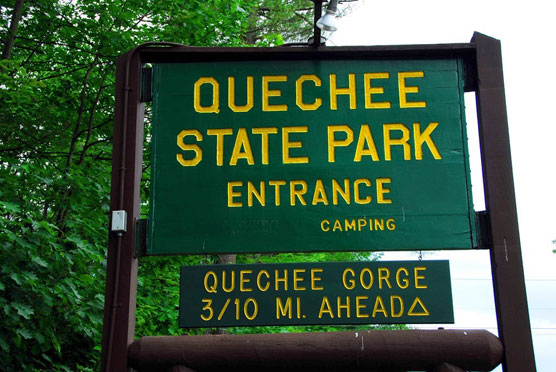 Quechee-Sign