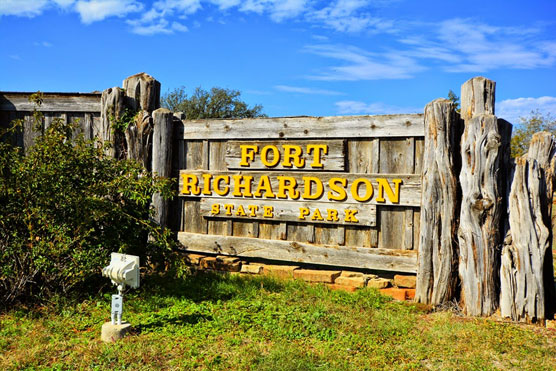 Fort-Richardson-Sign