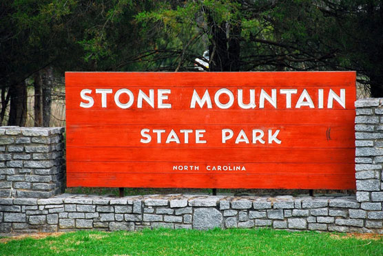 Stone-Mountain-Sign