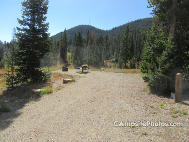 Hahns Peak Lake 024