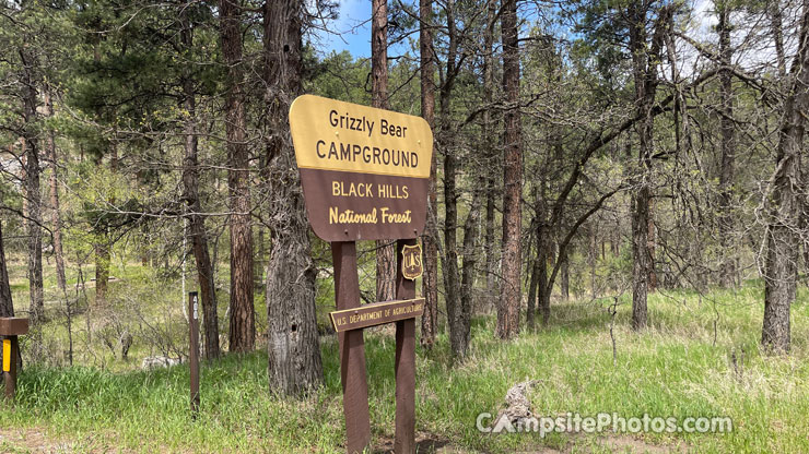 Grizzly Creek Campground Sign