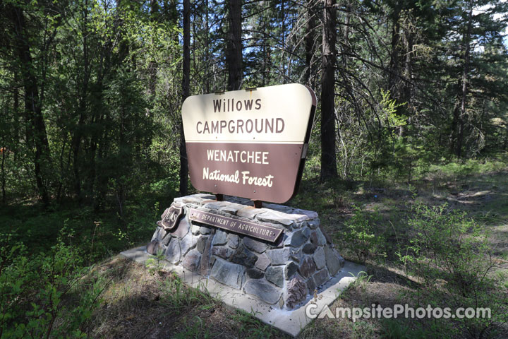 Willows Campground Sign