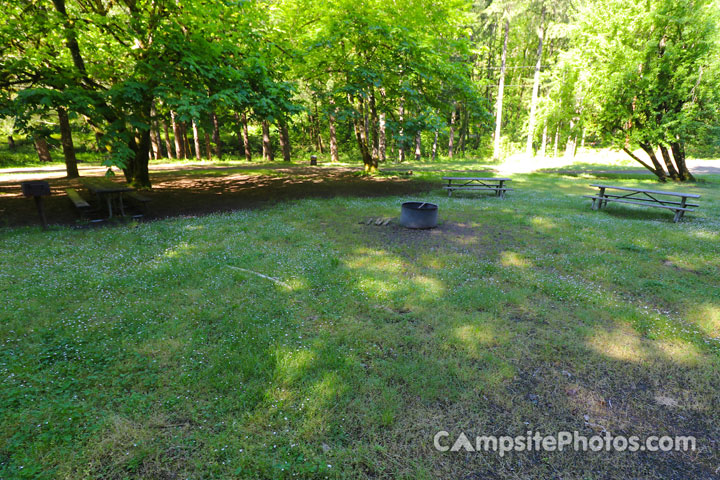 Fishermans Point Campground Community Area