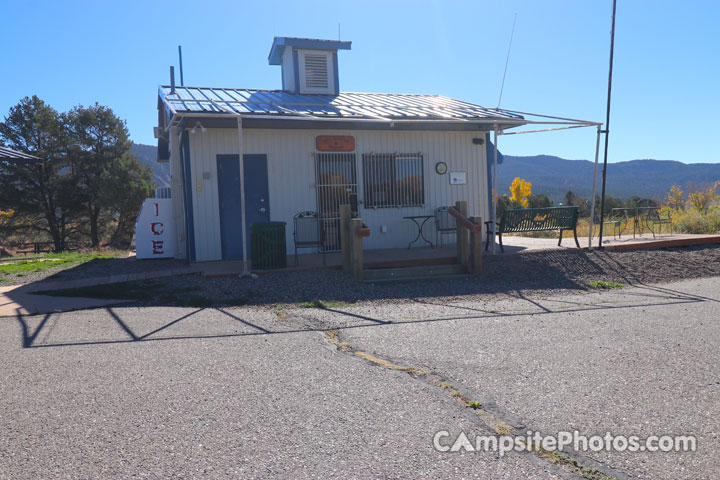 Navajo State Park Marina Store