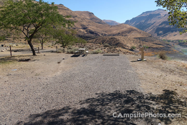 Lake Owyhee State Park 001