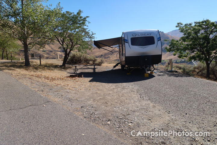 Lake Owyhee State Park 003