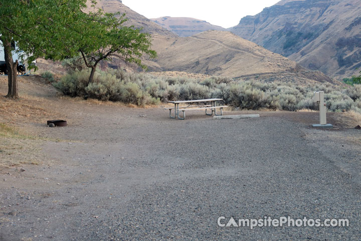 Lake Owyhee State Park 004