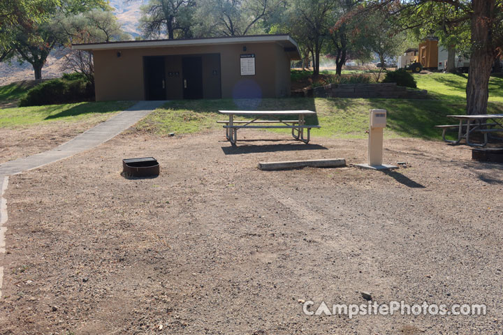 Lake Owyhee State Park 019