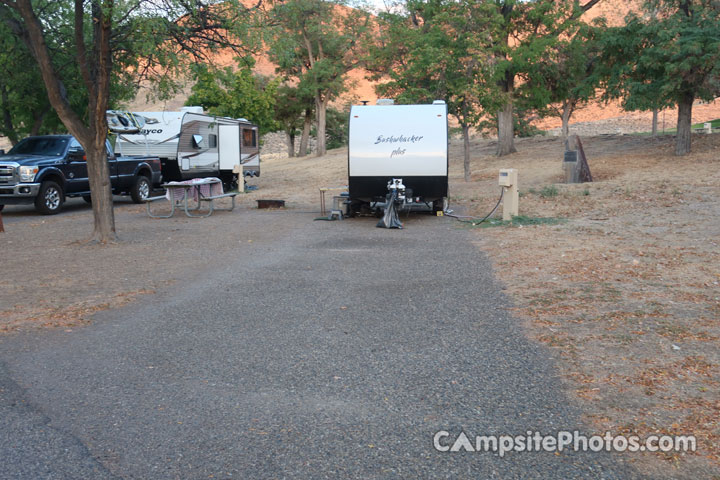 Lake Owyhee State Park 027