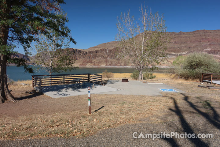 Lake Owyhee State Park 031A