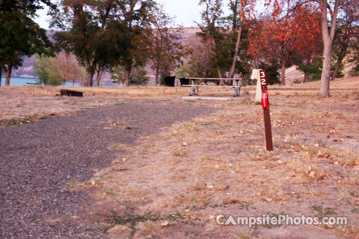 Lake Owyhee State Park 032