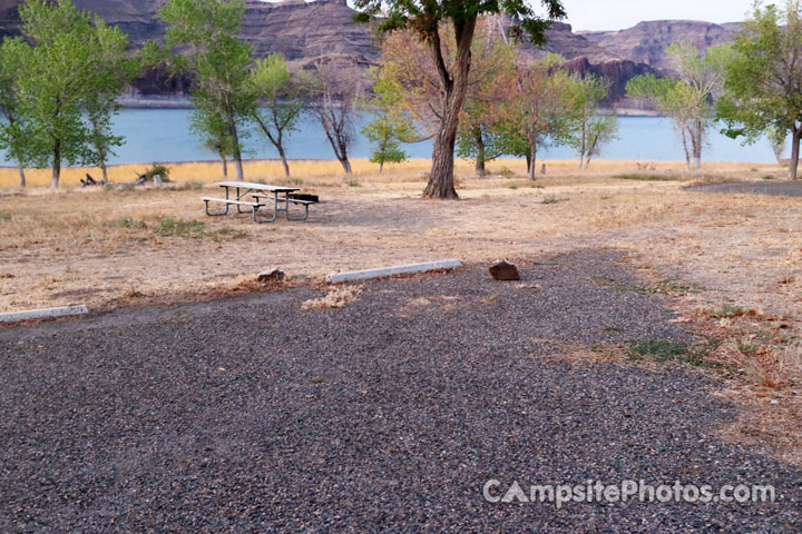 Lake Owyhee State Park 036