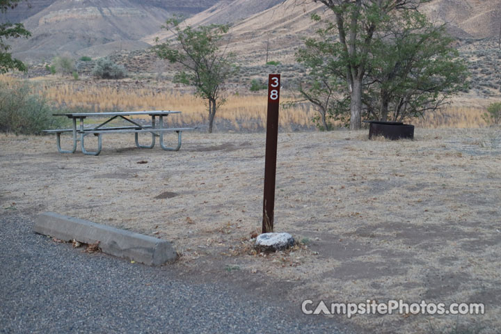 Lake Owyhee State Park 038