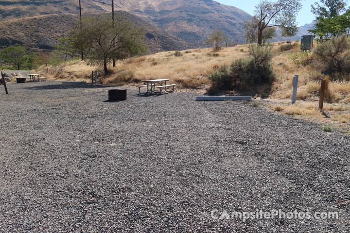 Lake Owyhee State Park 043