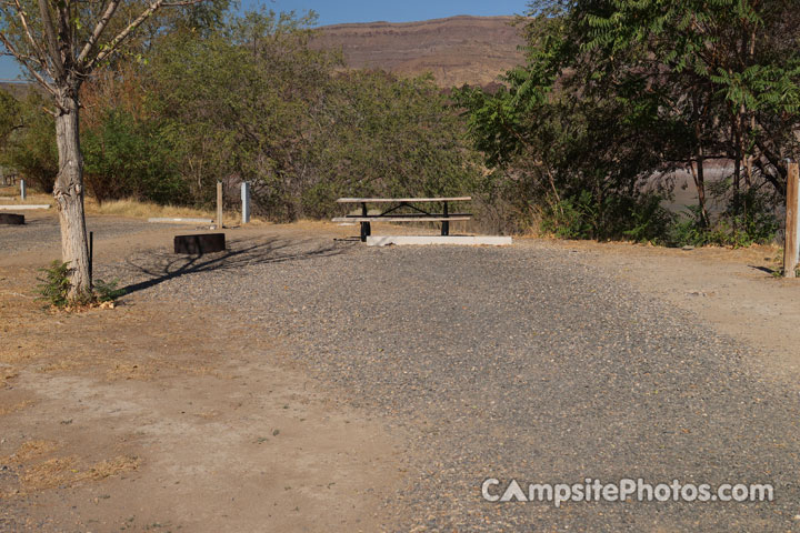 Lake Owyhee State Park 056