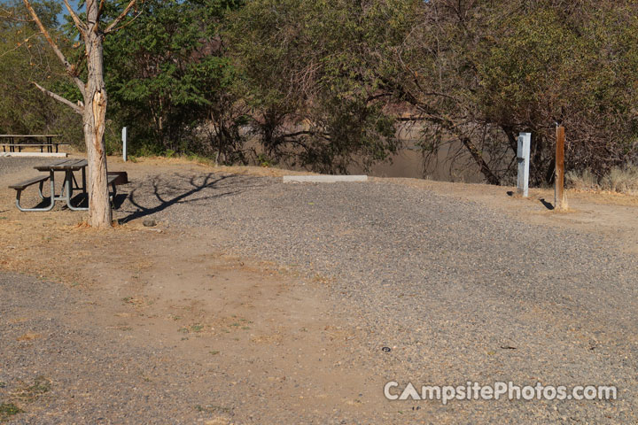 Lake Owyhee State Park 057