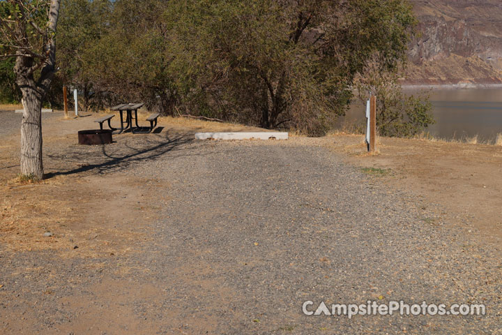 Lake Owyhee State Park 058