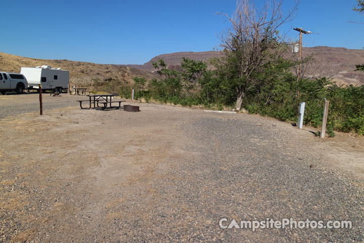 Lake Owyhee State Park 064