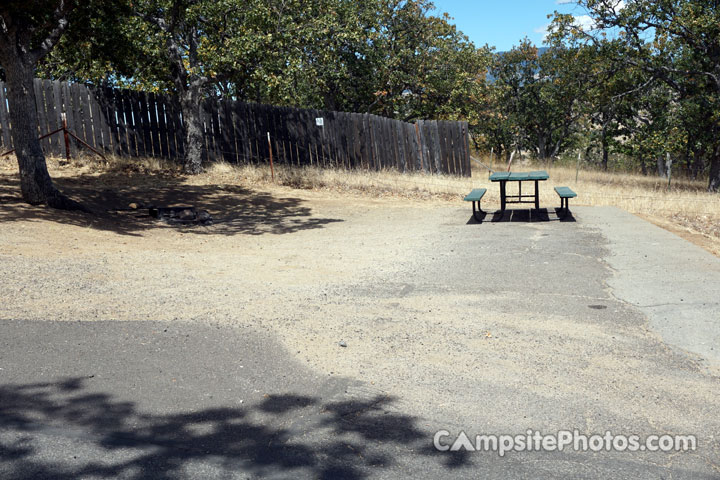 Emigrant Lake Oak Slope 027