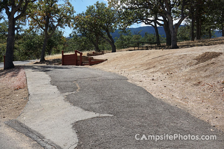 Emigrant Lake Oak Slope 038