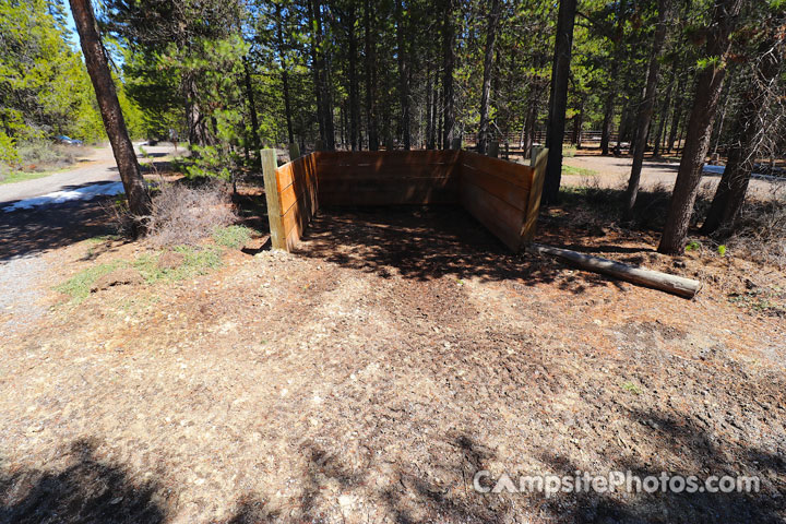 Cultus Corral Horse Camp Manure Bin