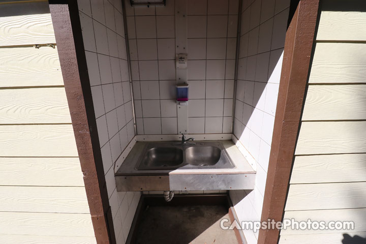 Wakalu Hep Yo Campground Sink