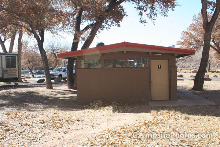 Canyon De Chelly Cottonwood Restroom