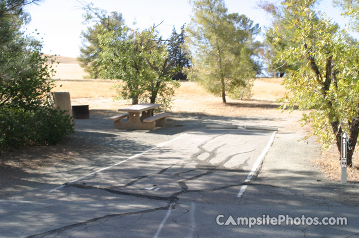 San Luis Reservoir Basalt Campground 041